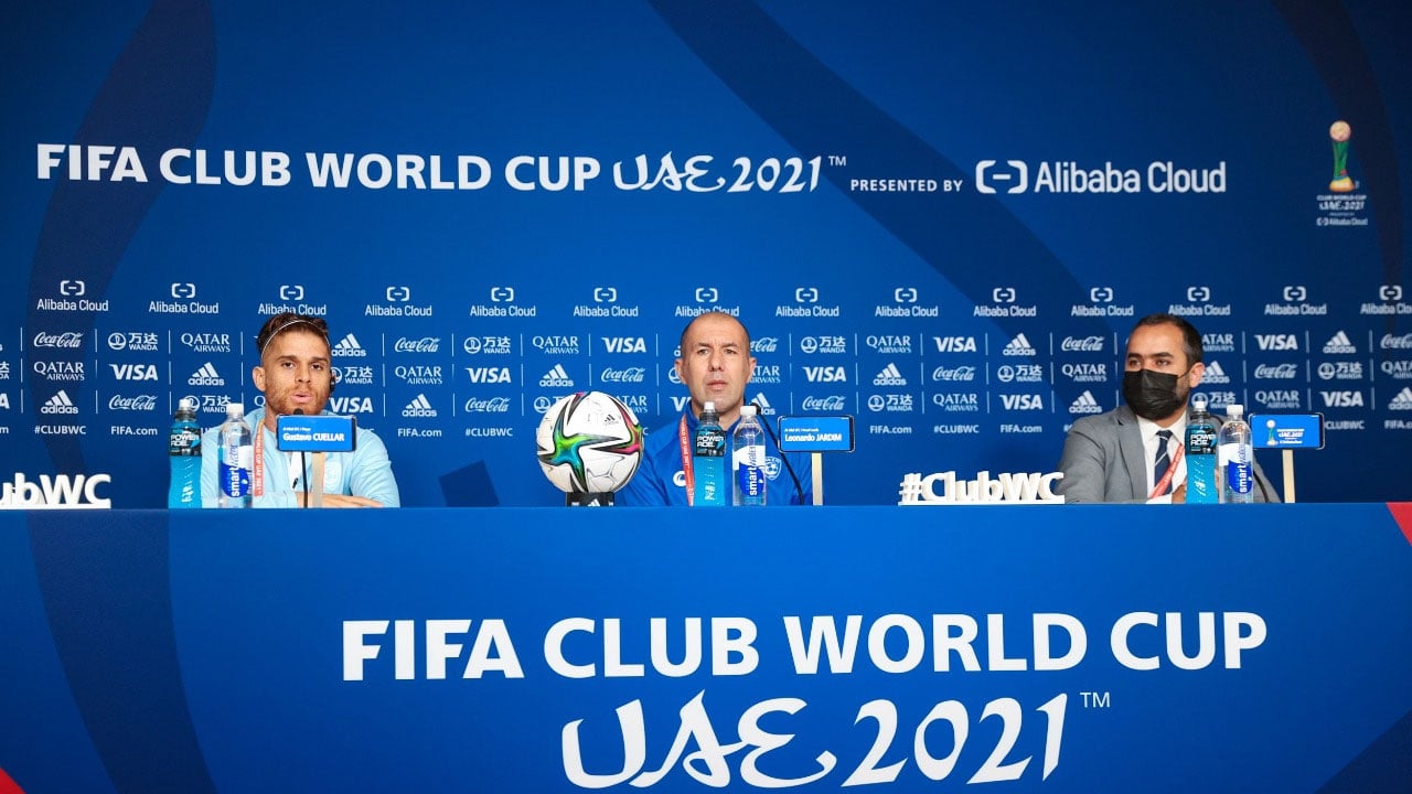 <div class="paragraphs"><p>مدرب الهلال يطارد برونزية المونديال</p></div>