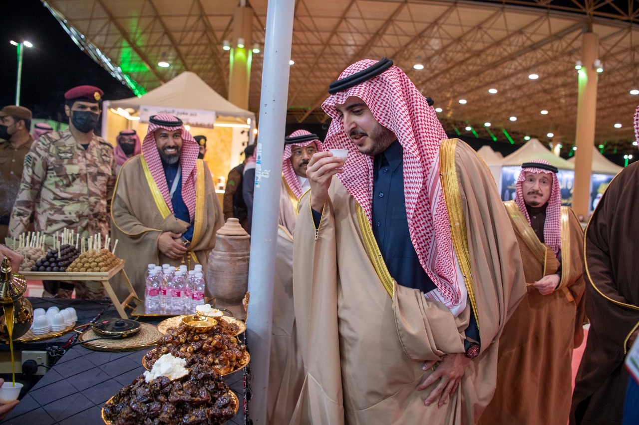 <div class="paragraphs"><p>جانب من إطلاق فعاليات مهرجان تمور الجوف الثامن بدومة الجندل</p></div>