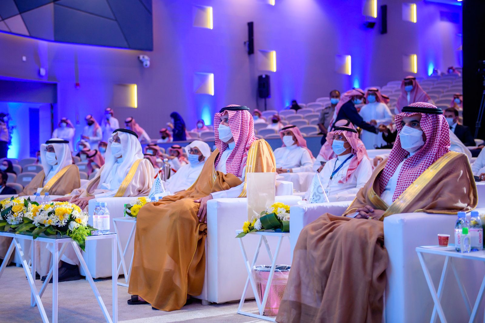 <div class="paragraphs"><p>توقيع عقد مشروع بناء وصيانة 60 مدرسة</p></div>