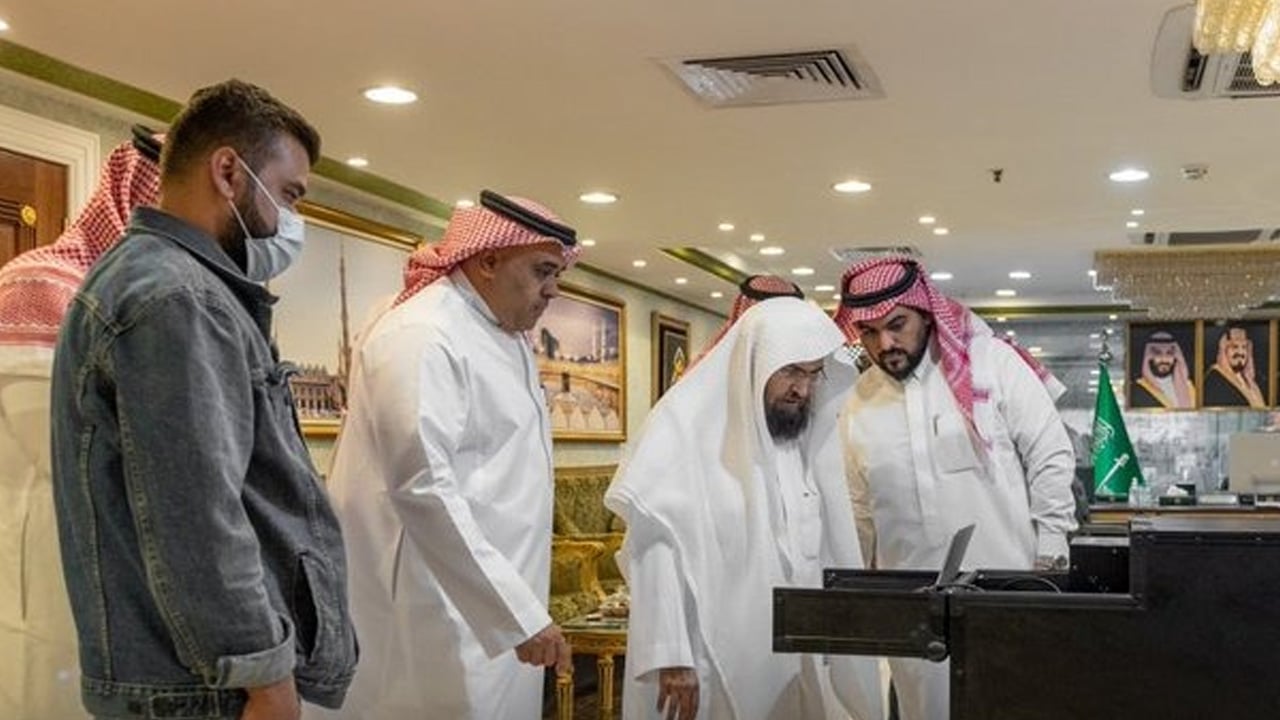 <div class="paragraphs"><p>الرئيس العام لشؤون الحرمين الشريفين الشيخ الدكتور عبدالرحمن بن عبدالعزيز السديس</p></div>