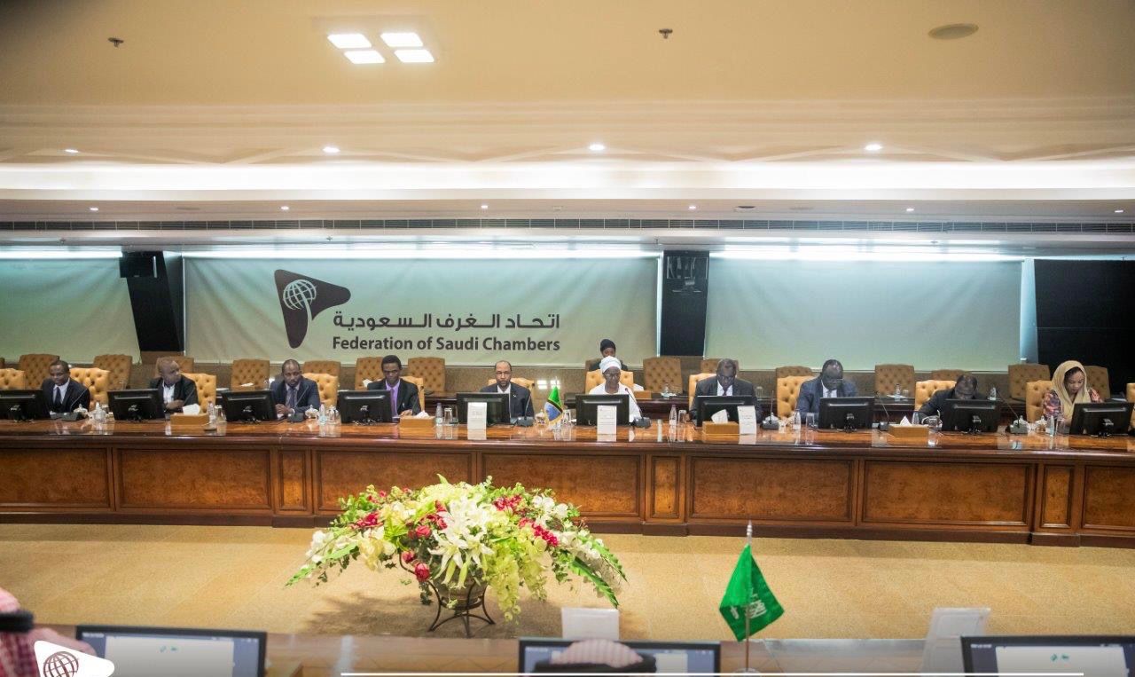 <div class="paragraphs"><p>جانب من المباحثات بين اتحاد الغرف التجارية السعودية ووزيرة الخارجية التنزانية ليبراتا مولولامولا</p></div>
