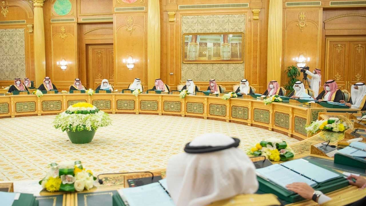 <div class="paragraphs"><p>خادم الحرمين يرأس اجتماع مجلس الوزراء</p></div>