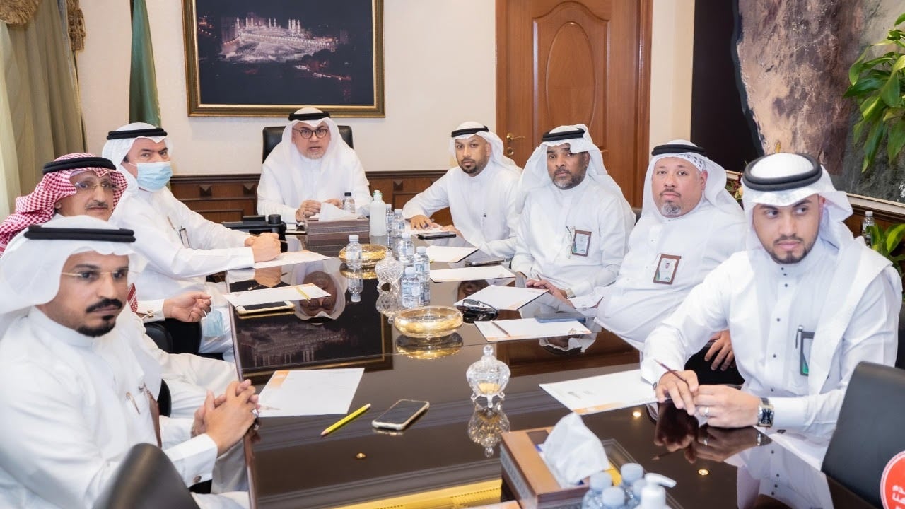 <div class="paragraphs"><p>اجتماع عقد لمناقشة أعمال وكالة الخدمات خلال شهر رمضان المبارك</p></div>