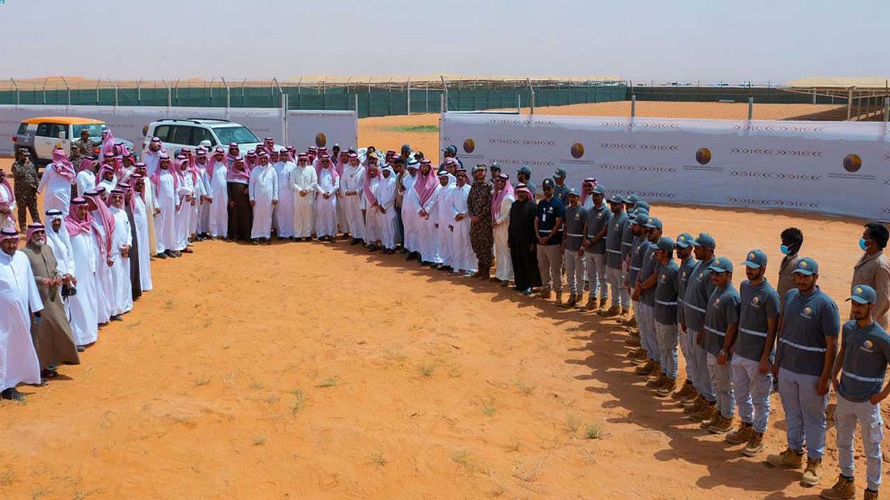 <div class="paragraphs"><p>إطلاق كائنات فطرية بمحمية الملك عبدالعزيز الملكية</p></div>
