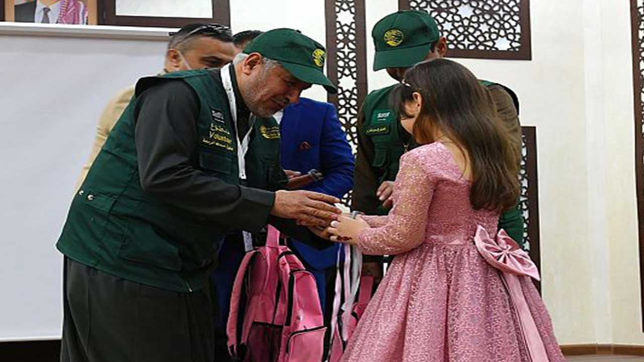 <div class="paragraphs"><p>الدكتور عبدالله الربيعة يدشن مشروع رعاية الأيتام بالأردن</p></div>