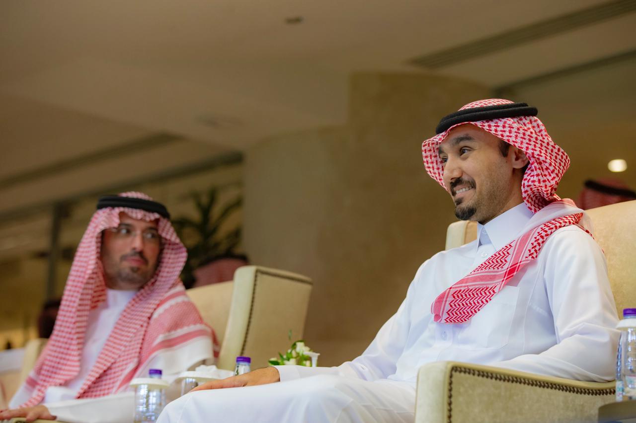 وزير الرياضة يحضر مواجهة المنتخب الوطني أمام نظيره الأسترالي في الجوهرة