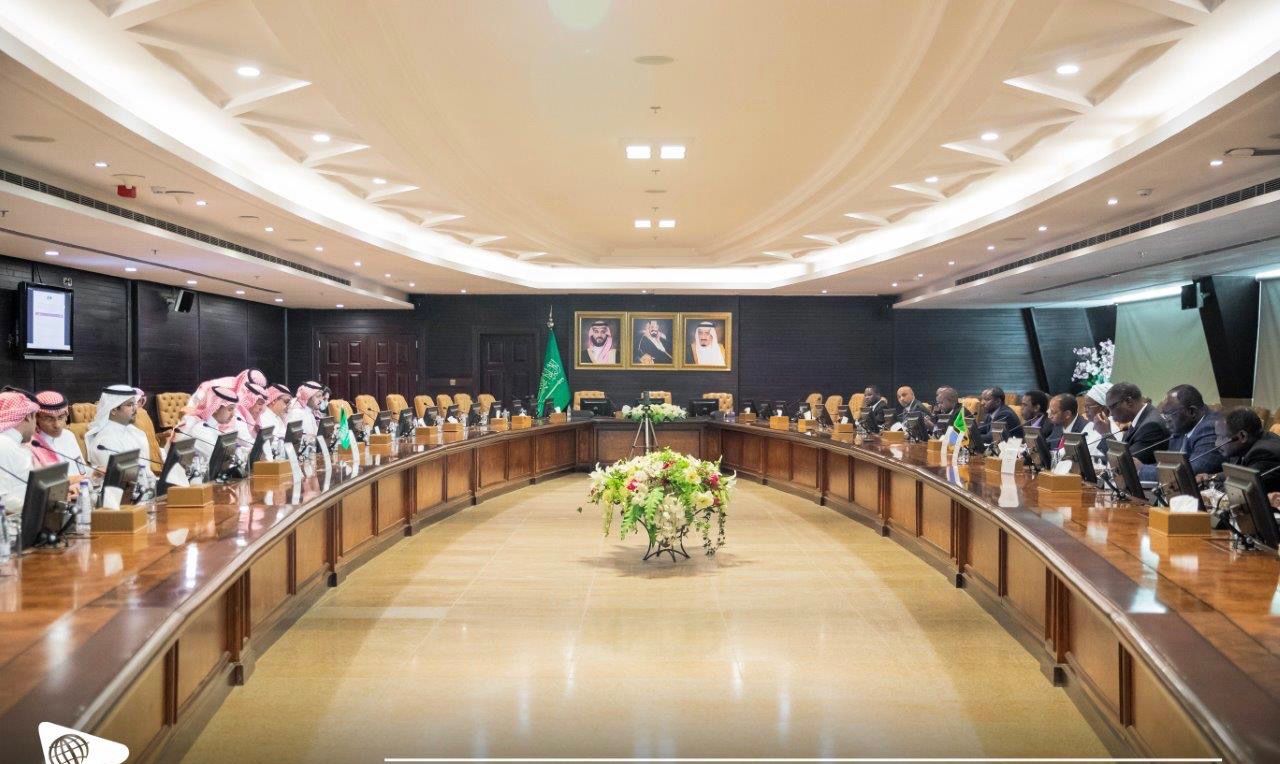 <div class="paragraphs"><p>جانب من المباحثات بين اتحاد الغرف التجارية السعودية ووزيرة الخارجية التنزانية ليبراتا مولولامولا</p></div>