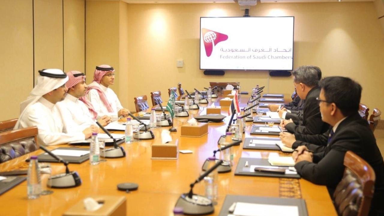 <div class="paragraphs"><p>اتحاد الغرف يبحث الفرص الاستثمارية مع تايلاند</p></div>