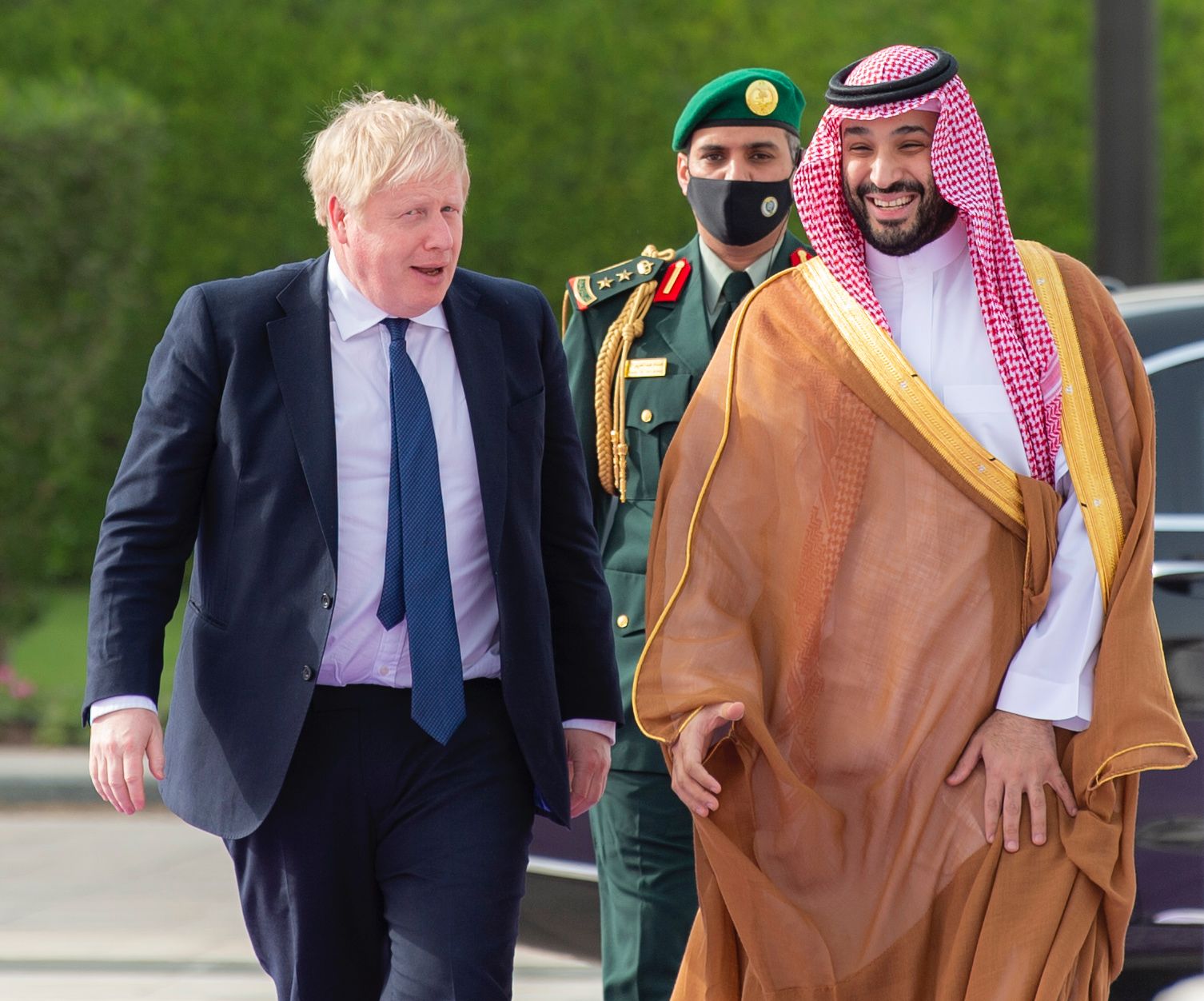 <div class="paragraphs"><p>ولي العهد يستقبل رئيس وزراء بريطانيا</p></div>