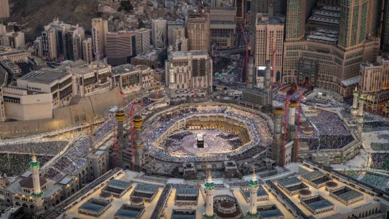 وزير الحج والعمرة: توسعة الحرم المكي مستمرة..  وتكاليفها تجاوزت 200 مليار ريال


