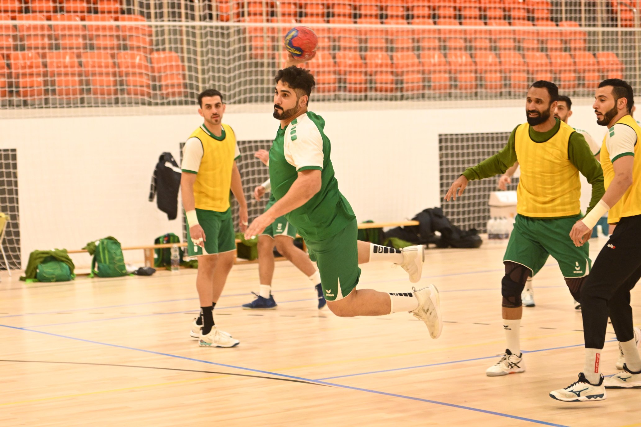 جانب من تدريبات المنتخب
