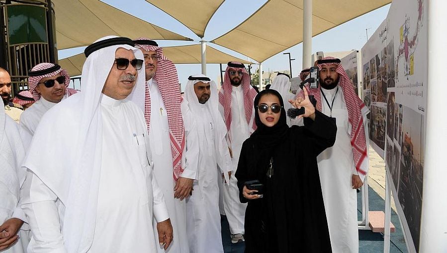 جانب من جولة أمين الشرقية بالدمام