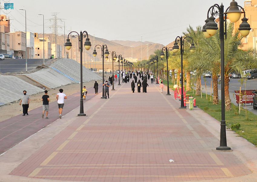 رياضة المشي