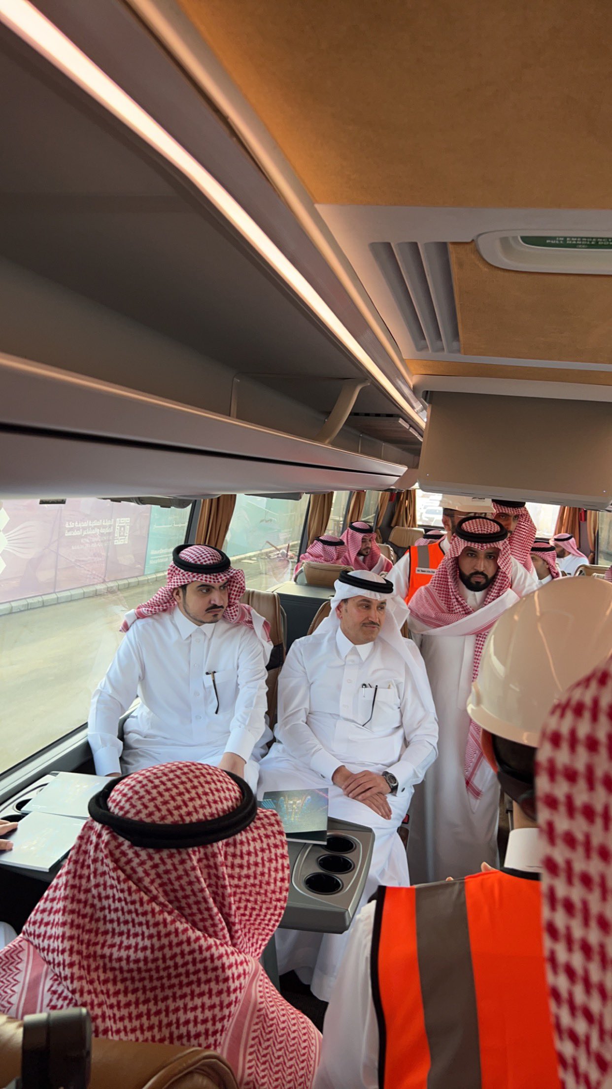 نائب أمير مكة يفتتح طريق الملك عبدالعزيز المؤقت