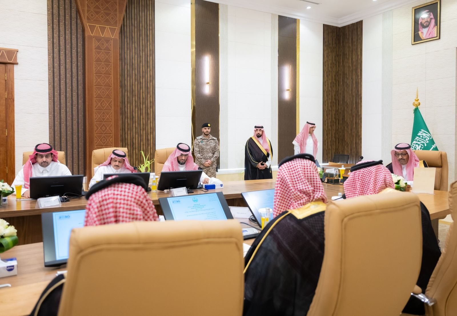 اجتماع محافظي المحافظات برئاسة أمير منطقة الباحة