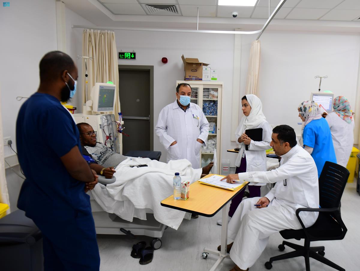 خلال عملية الفحص الطبي للمواطنين