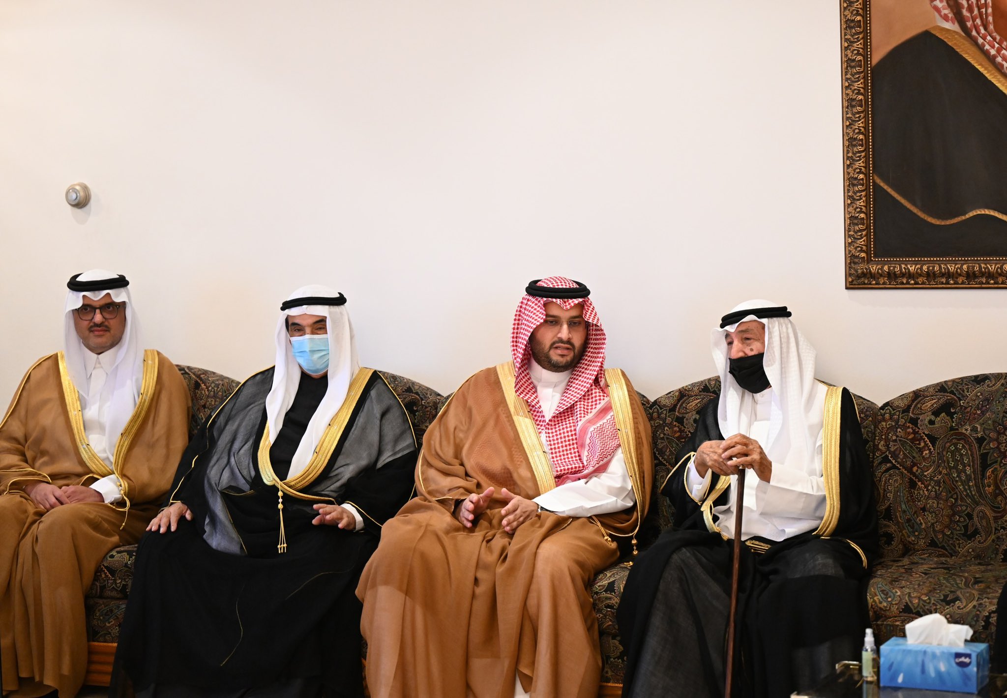 خلال تقديم واجب العزاء