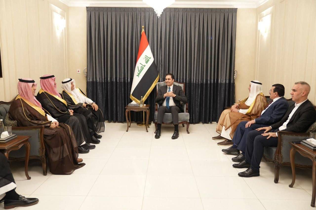 وفد مجلس الشورى خلال لقاءه عدد من المسؤولين العراقيين