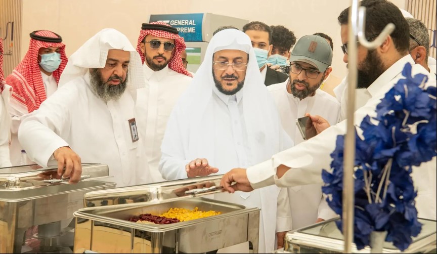 وزير الشؤون الإسلامية يتفقد مقار ضيوف خادم الحرمين الشريفين في مشعر منى