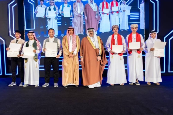 تكريم الطلبة الفائزين بمسابقة الهاكاثون الخليجي