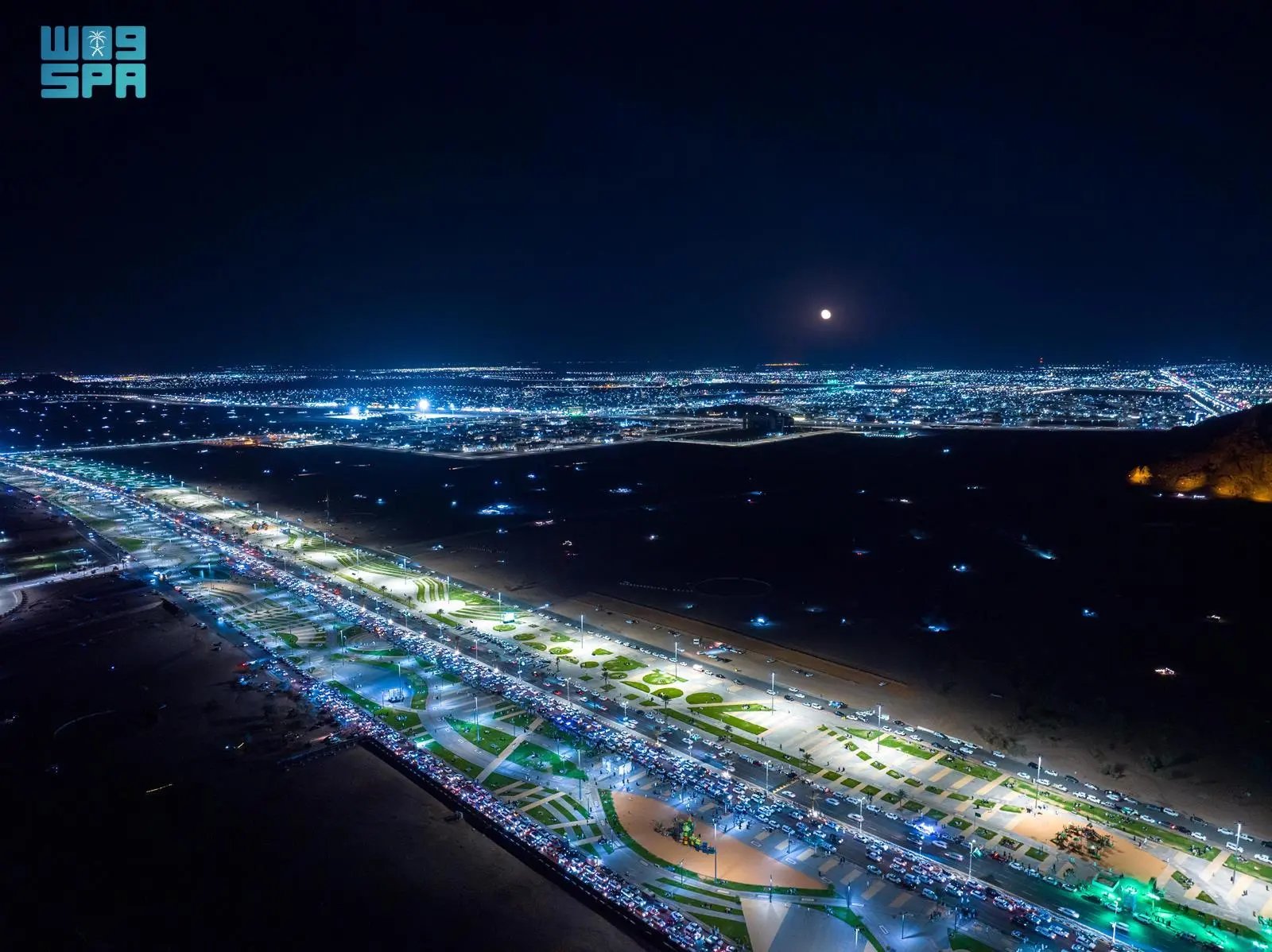 عروض الضوء على الجبال